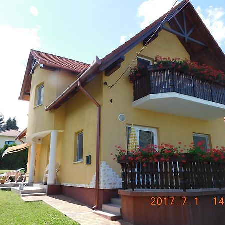 Akacfa Hortenzia Apartman Залакарос Екстериор снимка