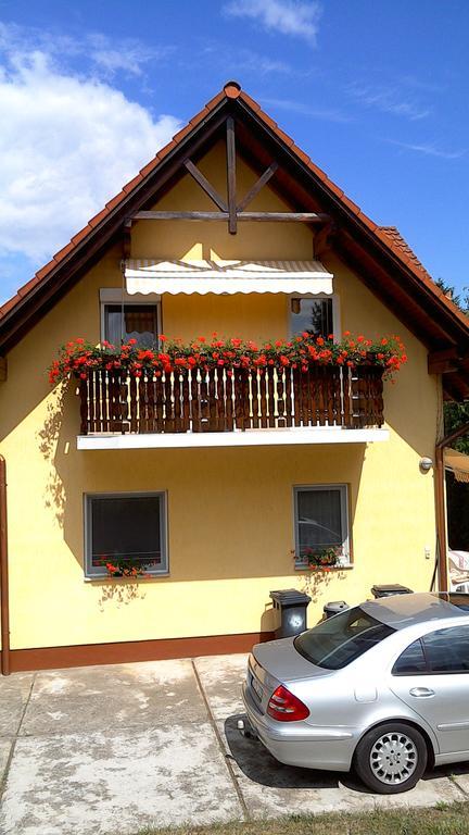 Akacfa Hortenzia Apartman Залакарос Екстериор снимка