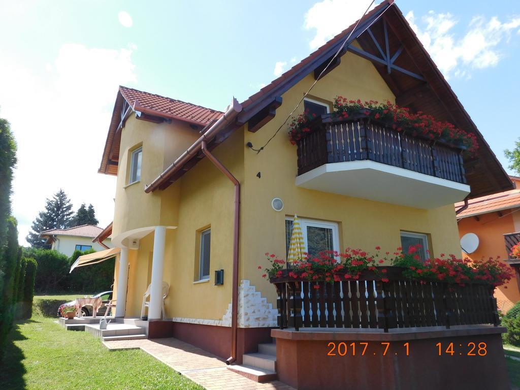 Akacfa Hortenzia Apartman Залакарос Екстериор снимка